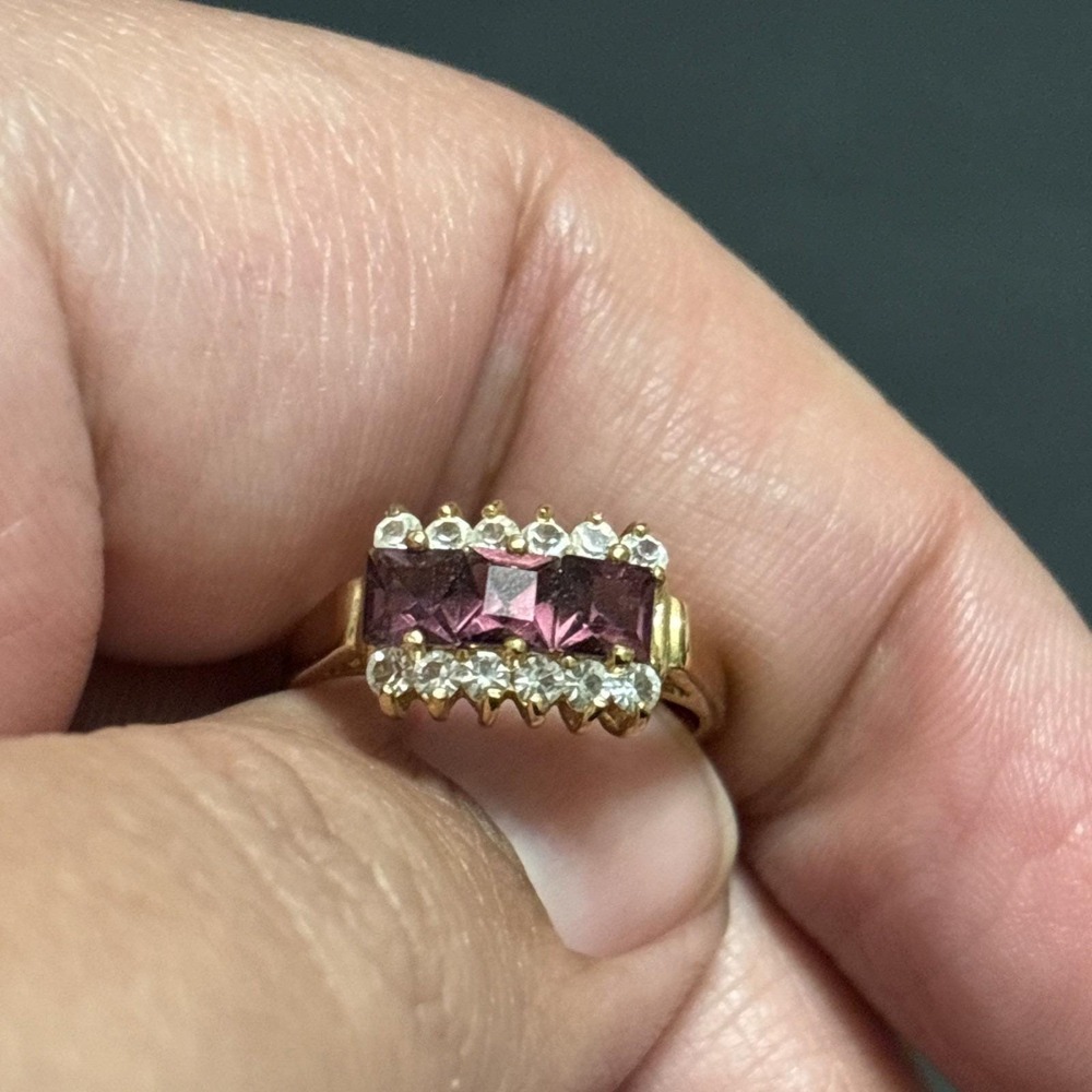 18KGE Gold Electroplated Size 7 Ring Purple Faux Amethyst Accent Stones